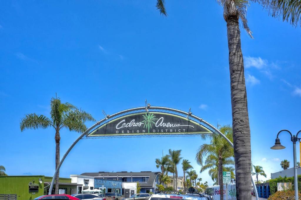 752 Cedros Avenue - photo 8