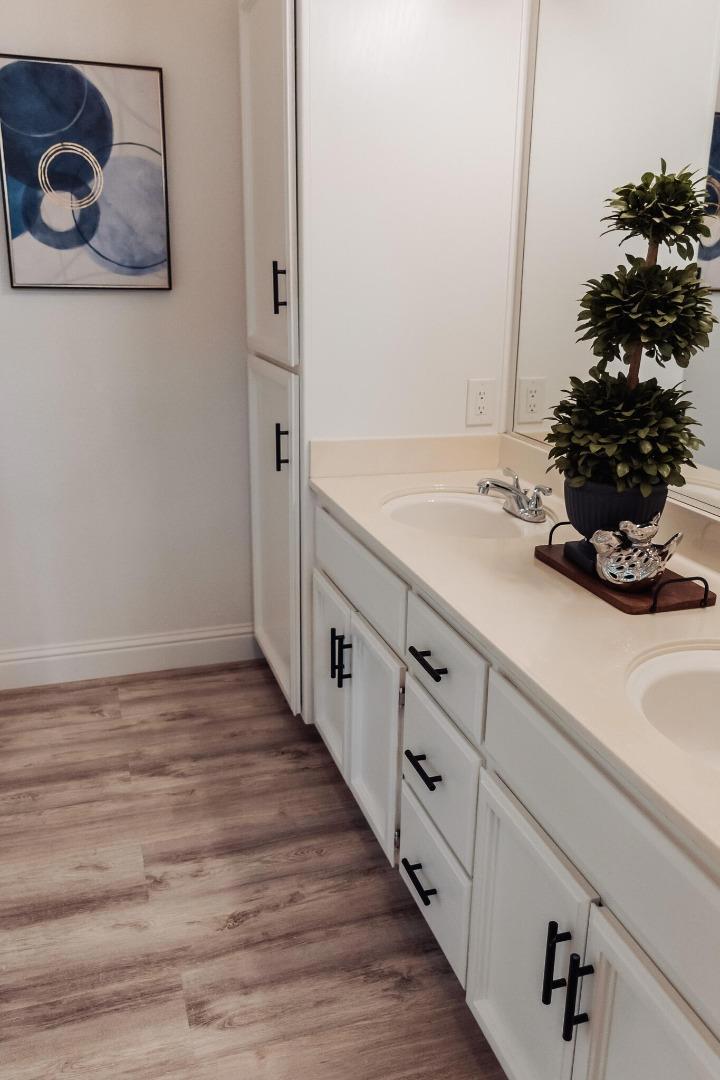 https://media.crmls.org/mediaz/676f873b-6f5d-4e46-bfb8-a0096a708242.jpg?preset=X-Large
