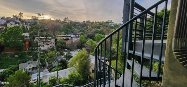 Detail Gallery Image 25 of 33 For 475 Rustic Dr, Los Angeles,  CA 90065 - 3 Beds | 3/1 Baths
