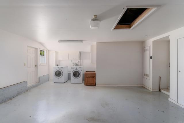 Detail Gallery Image 22 of 30 For 1381 W Muirlands Dr, La Jolla,  CA 92037 - 3 Beds | 3 Baths