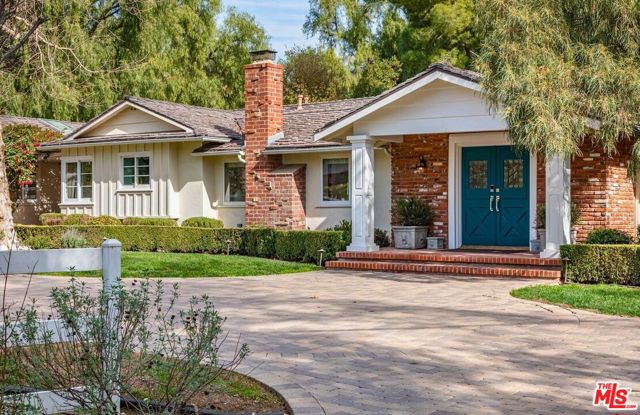 5840 Round Meadow Road, Hidden Hills CA: https://media.crmls.org/mediaz/67707d71-8dcd-41f1-93e8-e47e32f80f4c.jpg