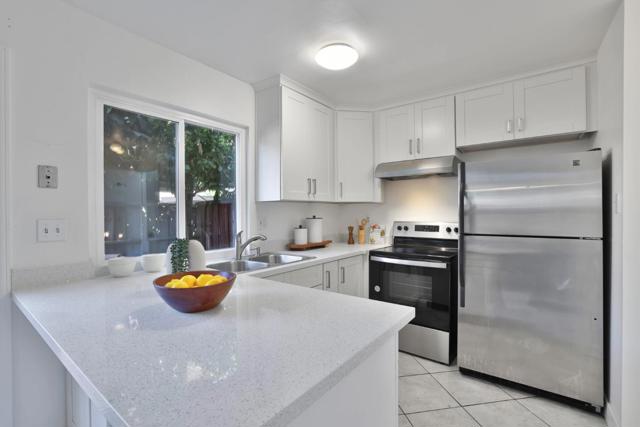 5388 Fig Grove Court, San Jose CA: https://media.crmls.org/mediaz/67708293-3875-46a4-b2e5-2448e6867ab7.jpg