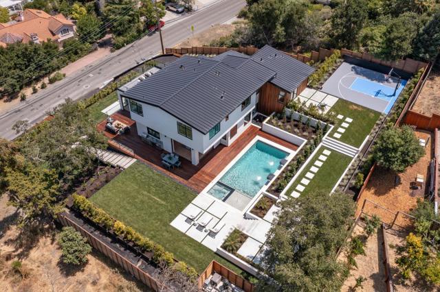 3964 Jefferson Avenue, Redwood City CA: https://media.crmls.org/mediaz/677119d1-4a4f-4671-ac1e-21093b6c25c9.jpg