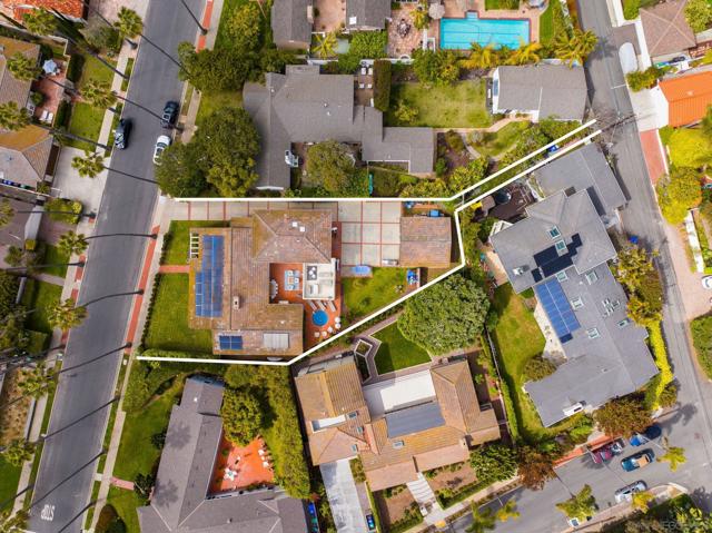 6423 Avenida Cresta, La Jolla CA: https://media.crmls.org/mediaz/6771df60-d65f-4f60-909e-d4dc89bfd672.jpg