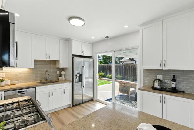 417 Hiller Street, Belmont CA: https://media.crmls.org/mediaz/6771e0bd-8222-4225-b88f-9d4128a98bdf.jpg