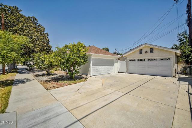 838 Highland Avenue, Glendale CA: https://media.crmls.org/mediaz/6771f3f6-d46b-4cab-9ad9-2e0e82bf7d94.jpg