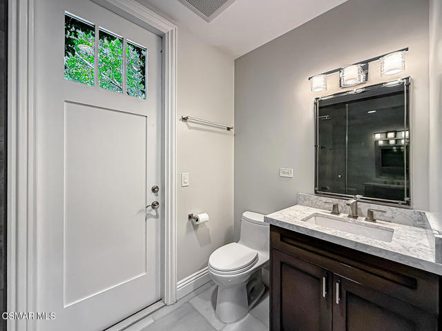 581 Lakeview Canyon Road, Westlake Village CA: https://media.crmls.org/mediaz/6772d90a-f1d4-4e51-aca9-8f85a5057803.jpg