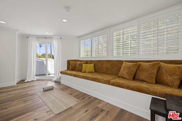 8944 Enfield Avenue, Sherwood Forest CA: https://media.crmls.org/mediaz/6772ead2-0f7d-48d0-a199-20d0d032eb5e.jpg