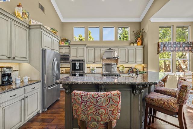 259 Alden Ln, Livermore CA: https://media.crmls.org/mediaz/677342c2-df37-4153-bd4c-b38a18e4f935.jpg