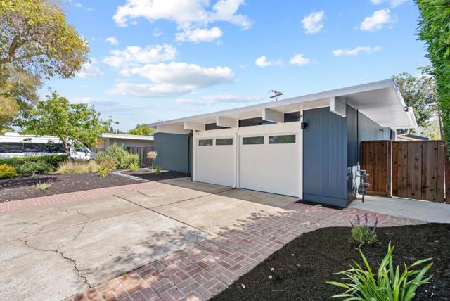 986 Loma Verde Avenue, Palo Alto CA: https://media.crmls.org/mediaz/67745c8a-55ea-4ac3-976f-5b9fe3560d1f.jpg