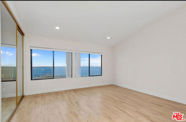 6798 Las Olas Way photo 8