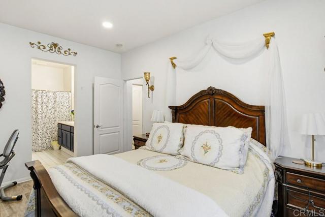 Detail Gallery Image 27 of 36 For 6133 Verda Ln, San Diego,  CA 92130 - 2 Beds | 2/1 Baths