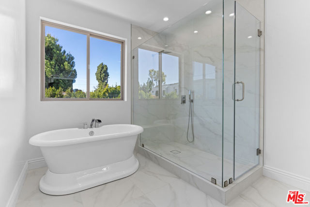 6723 Sunnyslope Avenue, Van Nuys CA: https://media.crmls.org/mediaz/6775450f-ed9f-4f56-b238-c5f419a65da4.jpg