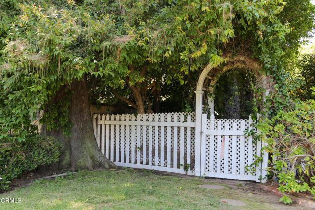 143 Country Club Drive, San Gabriel CA: https://media.crmls.org/mediaz/677579cc-59b6-4b2a-879f-004356407bc5.jpg