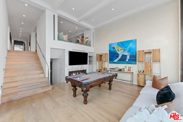 24146 Malibu Road, Malibu CA: https://media.crmls.org/mediaz/6775d3e9-03b0-4c8c-bd0f-dee1a6f507cc.jpg