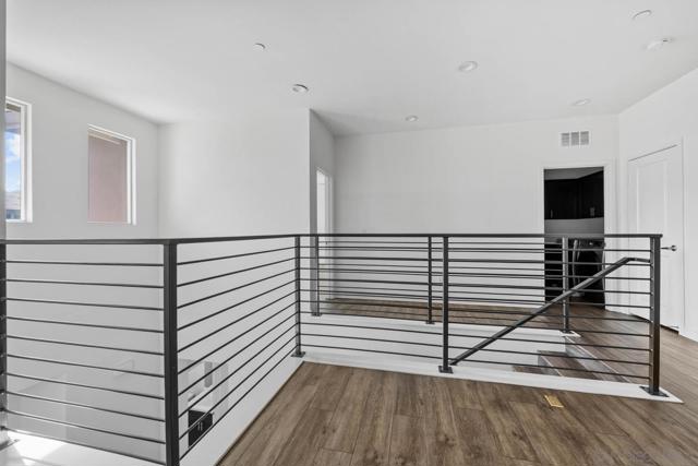 2053 Tango Loop, Chula Vista CA: https://media.crmls.org/mediaz/67760e61-a3eb-46b3-bd88-a44e449948e1.jpg