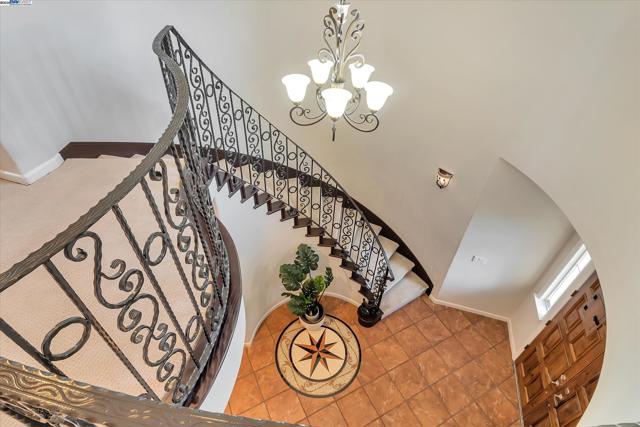 1517 Rampart Way, Brentwood CA: https://media.crmls.org/mediaz/67763b98-b82b-4727-83ce-c940c8b7f7fd.jpg