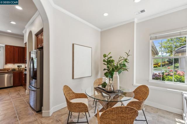 4280 Marietta Ct, Concord CA: https://media.crmls.org/mediaz/6776fae9-21d7-46ac-a1fa-ac6ffd92ec17.jpg