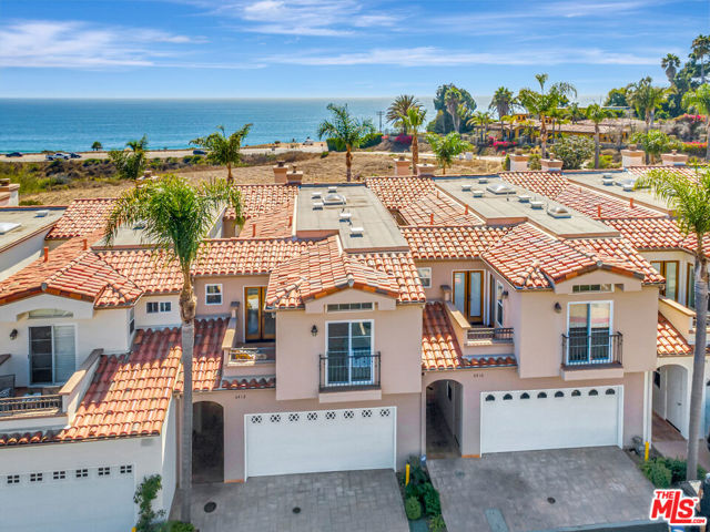 6412 Lunita Road, Malibu CA: https://media.crmls.org/mediaz/67771148-fade-4583-b3ff-b6f9b1bfa6a6.jpg