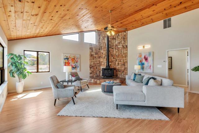 3709 Kenwood Avenue, San Mateo CA: https://media.crmls.org/mediaz/6777fa56-18c7-4712-92ae-6765940b4ea2.jpg