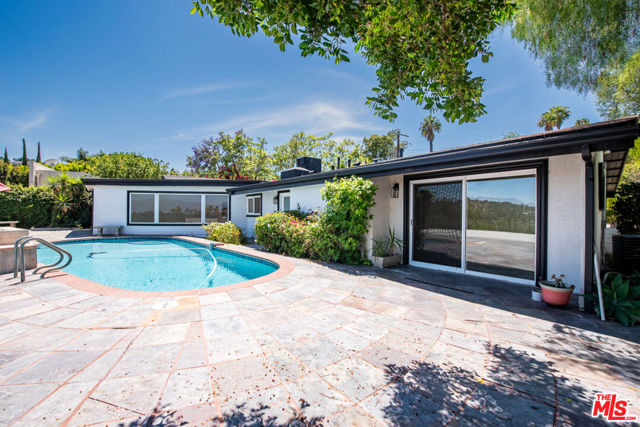 3650 Sapphire Drive, Encino CA: https://media.crmls.org/mediaz/67782b18-c08b-4654-8216-5f0ac9f87ba1.jpg