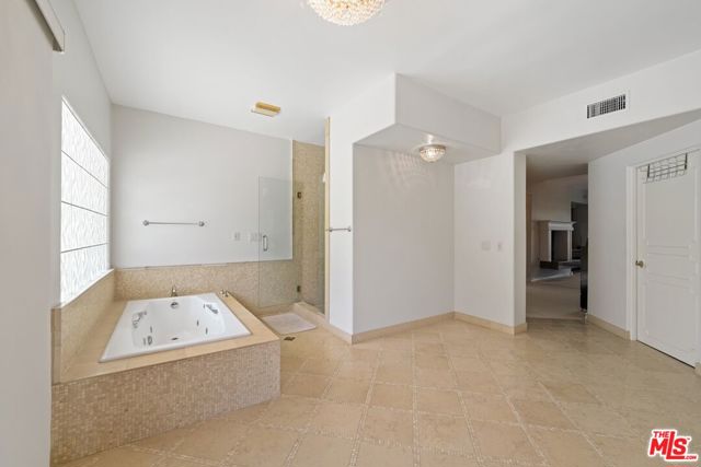 15656 Crownridge Place, Sherman Oaks CA: https://media.crmls.org/mediaz/67789d41-fee3-4509-a6d4-22c8b209fa0a.jpg