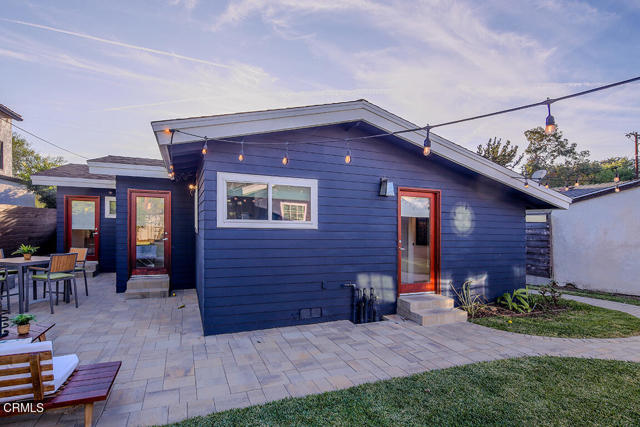 Detail Gallery Image 27 of 42 For 3363 Hollydale Dr, Los Angeles,  CA 90039 - 3 Beds | 3/1 Baths