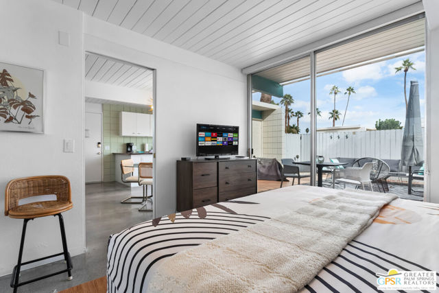 1111 E Palm Canyon Drive, Palm Springs CA: https://media.crmls.org/mediaz/67791662-1461-4bdf-9b58-119b84f545f3.jpg