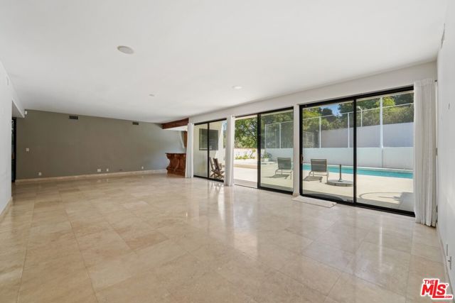 15656 Crownridge Place, Sherman Oaks CA: https://media.crmls.org/mediaz/67791b91-c1e4-4a54-9642-c8ac14e9231f.jpg