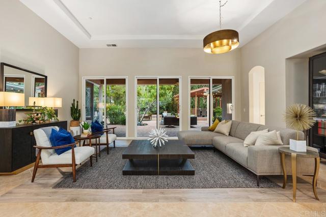 2409 Andersen Lane, Vista CA: https://media.crmls.org/mediaz/67793064-c1bd-4964-97d5-5d28d0a5df79.jpg