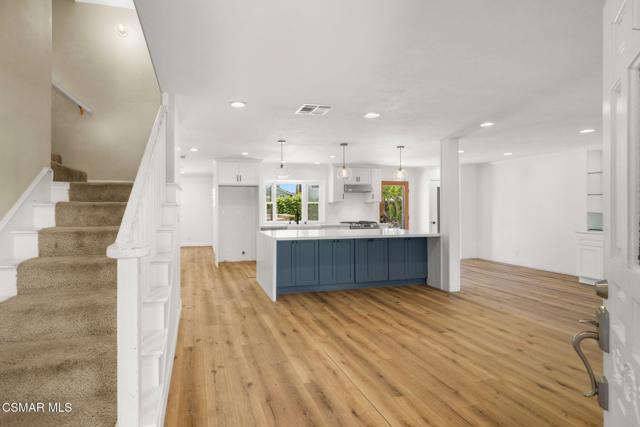 2607 Lander Court, Newbury Park CA: https://media.crmls.org/mediaz/677a51c2-7272-4f8a-83c9-ef82db7cbcf2.jpg