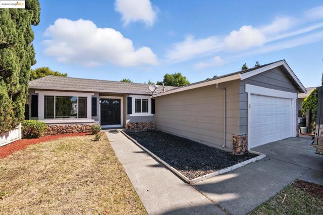 96 Coral Ln, Suisun City CA: https://media.crmls.org/mediaz/677a6b99-fafb-4302-846e-f59309680b98.jpg