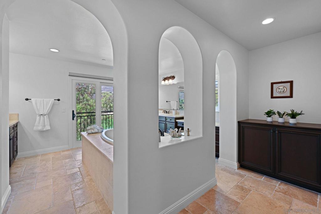 MLS #250043507SD image #36