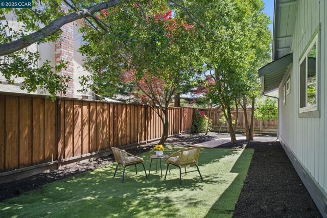 17 Bliss Ct., Pleasant Hill CA: https://media.crmls.org/mediaz/677c5811-5c26-4236-b5b5-55c20b6de795.jpg