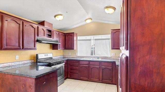 704 Garner Avenue, Salinas CA: https://media.crmls.org/mediaz/677d1e92-bf7b-4ae2-8cbe-10f6ba2a55f8.jpg