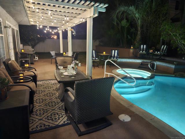 4475 Saint Andrews Place, Oceanside CA: https://media.crmls.org/mediaz/677d4e26-e7ea-4d89-90a3-9a327b5efa62.jpg