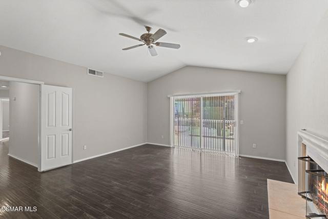 41985 Hemingway Court, Palm Desert CA: https://media.crmls.org/mediaz/677d88fd-61e5-4633-951a-d5759d415242.jpg