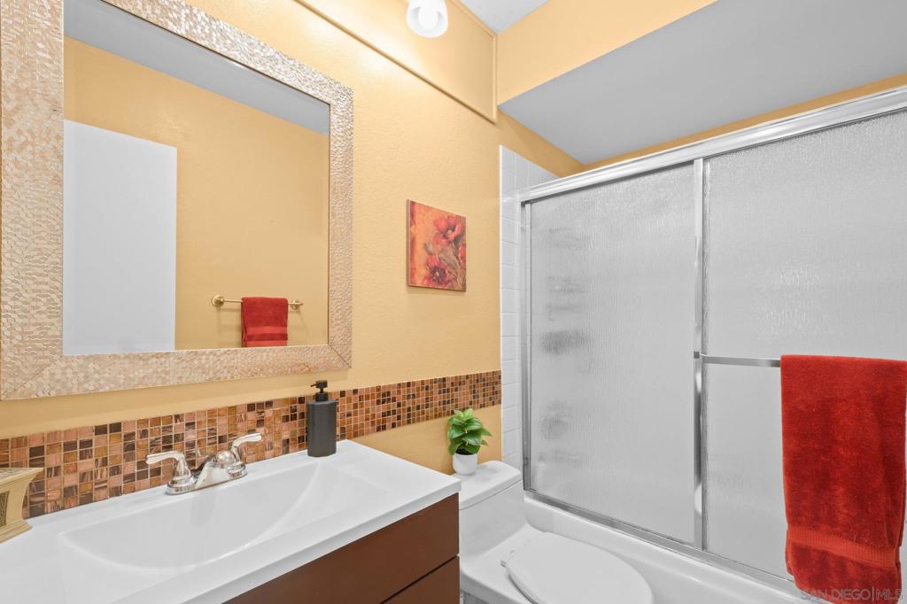 5700 Bates St - photo 9