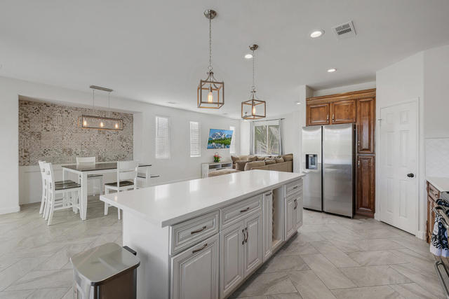 43820 Cape Cod Court, Indio CA: https://media.crmls.org/mediaz/677e8ccf-aad9-4082-ae8f-0d166e76263e.jpg