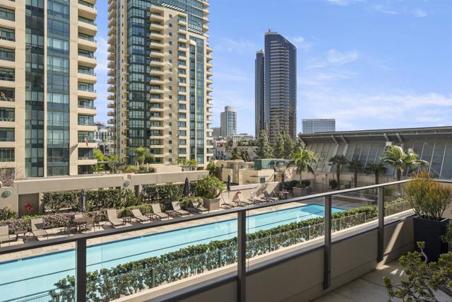 550 Front St, San Diego CA: https://media.crmls.org/mediaz/677f41fb-c237-45c1-8d12-e3bc8257507a.jpg