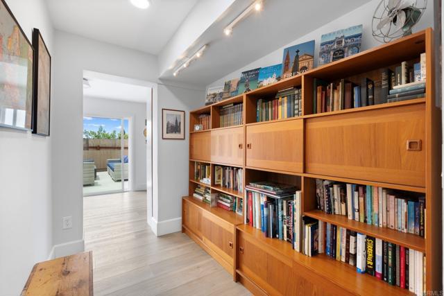 Detail Gallery Image 27 of 68 For 2066 Steiger Ln, Oceanside,  CA 92056 - 5 Beds | 3 Baths