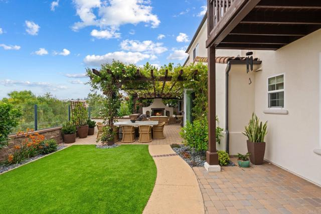 7691 CIRCULO SEQUOIA, Carlsbad CA: https://media.crmls.org/mediaz/677fd363-fcdb-40b8-89c1-30b82978418f.jpg
