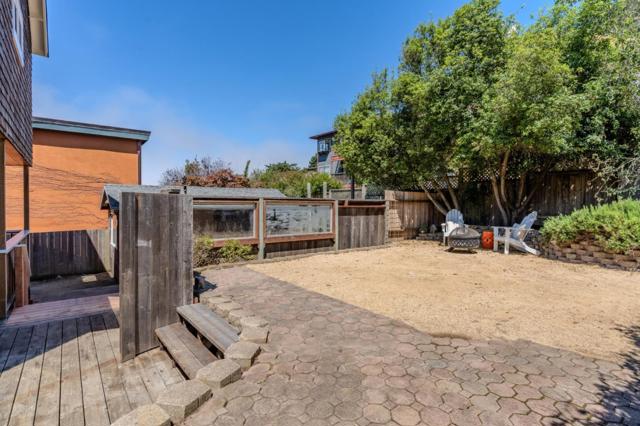 647 Canyon Drive, Pacifica CA: https://media.crmls.org/mediaz/6780bd84-6956-4e69-8abf-adfe7e031b82.jpg