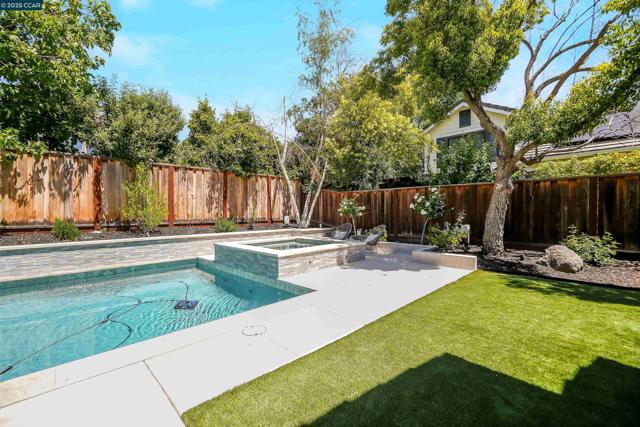 139 Shelterwood Ln, Danville CA: https://media.crmls.org/mediaz/6780e90b-9f59-4c11-a078-8b5778ca078e.jpg