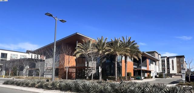 5700 Greige Cir, Dublin CA: https://media.crmls.org/mediaz/6781828a-47f3-4849-8411-a42fc1106180.jpg