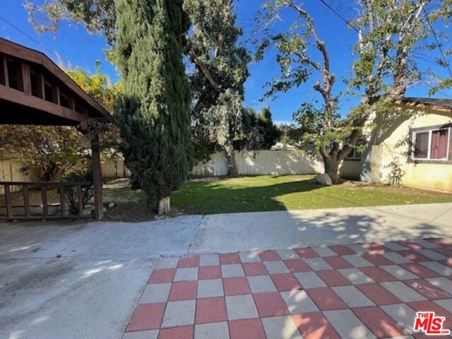 15226 Covello Street photo 5