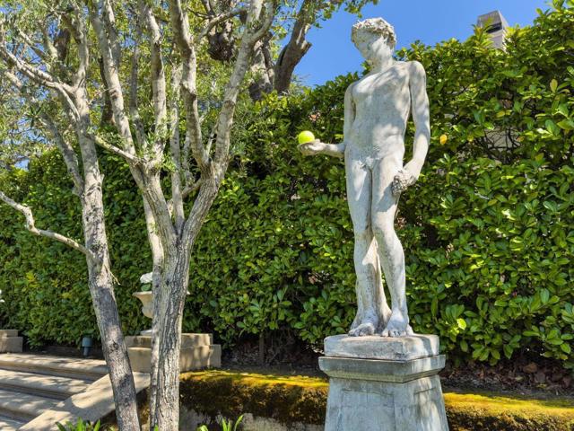 245 W Santa Inez Avenue, Hillsborough CA: https://media.crmls.org/mediaz/6781da65-06cd-43f6-8683-3b34905e23a0.jpg