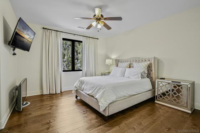7335 El Fuerte St, Carlsbad CA: https://media.crmls.org/mediaz/6781e318-6d77-466c-ba2e-373b644d5af9.jpg