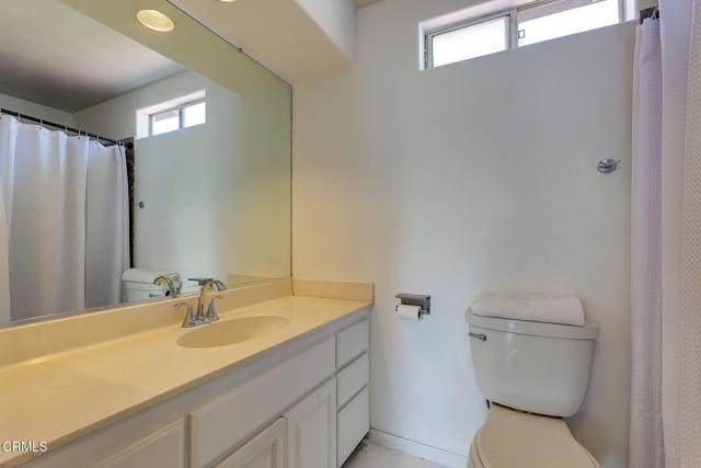 1998 Barnett Way, Los Angeles CA: https://media.crmls.org/mediaz/67827fb4-f6c8-43b4-b0c9-88f48a7984f0.jpg