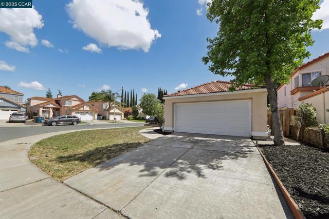 4464 Pampas Cir, Antioch CA: https://media.crmls.org/mediaz/6782e5c2-4e47-46f3-bcf3-23ab75c6033f.jpg